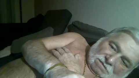 louis_chokdee online show from January 18, 2025, 7:37 pm