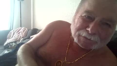 Snapshot of louis_chokdee chatting on September 21, 2025, 4:08 pm louis_chokdee online show from September 21, 2025, 4:08 pm