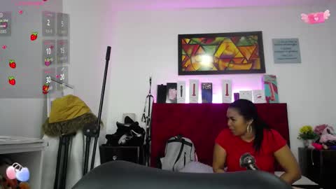 Snapshot of louise_nails chatting on September 16, 2025, 12:17 pm  LouIse  online show from September 16, 2025, 12:17 pm