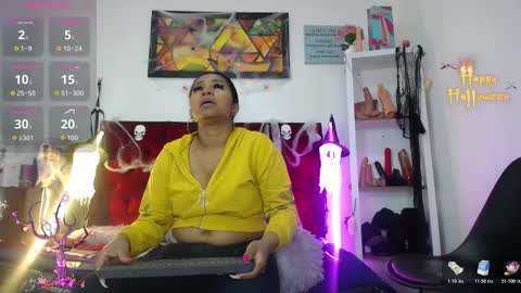 Snapshot of louise_nails chatting on October 22, 2025, 12:16 pm  LouIse  online show from October 22, 2025, 12:16 pm