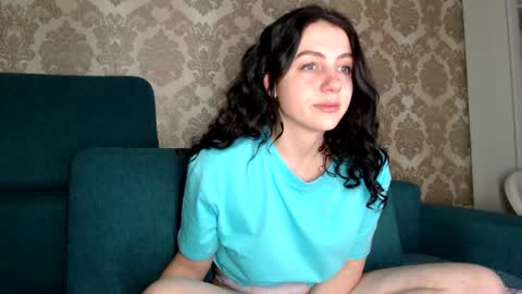 Louise online show from February 28, 2025, 12:42 pm