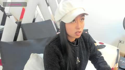 louise_taylorr online show from January 23, 2025, 11:48 am