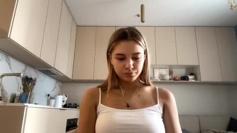 Snapshot of lourapimenta chatting on April 12, 2026, 5:45 am Eliza online show from April 12, 2026, 5:45 am