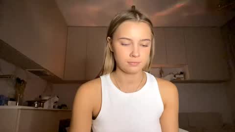 Snapshot of lourapimenta chatting on April 23, 2026, 6:43 pm Eliza online show from April 23, 2026, 6:43 pm