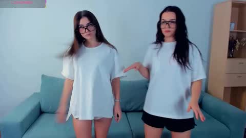 Brook and Del online show from October 9, 2025, 4:43 am