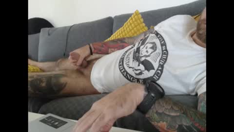 Snapshot of lovalova666 chatting on September 21, 2025, 9:22 am Guapito online show from September 21, 2025, 9:22 am