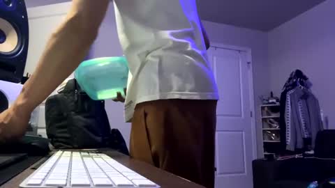 Snapshot of love4heelz chatting on March 1, 2025, 7:08 am Prynce online show from March 1, 2025, 7:08 am