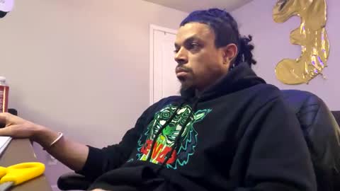 Snapshot of love4heelz chatting on March 11, 2025, 6:30 pm Prynce online show from March 11, 2025, 6:30 pm