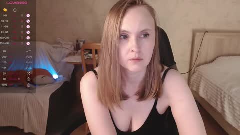 Snapshot of love_agatha chatting on September 22, 2025, 5:20 am Agatha online show from September 22, 2025, 5:20 am