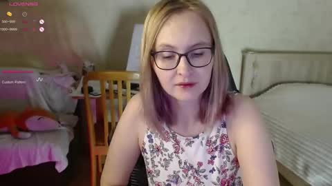 Snapshot of love_agatha chatting on October 27, 2025, 3:10 am Agatha online show from October 27, 2025, 3:10 am