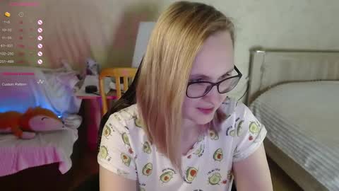 Snapshot of love_agatha chatting on October 31, 2025, 3:29 am Agatha online show from October 31, 2025, 3:29 am