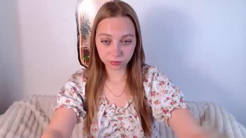 love bella  online show from June 15, 2026, 12:02 am