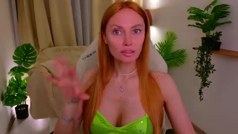 love_call online show from May 15, 2026, 2:29 am