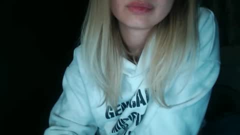 Megane online show from February 1, 2026, 9:02 pm