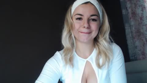 Megane online show from February 17, 2026, 8:22 am