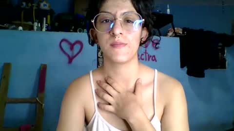 love_electra online show from September 14, 2025, 3:33 pm