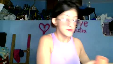 Snapshot of love_electra chatting on September 25, 2025, 2:43 pm love_electra online show from September 25, 2025, 2:43 pm