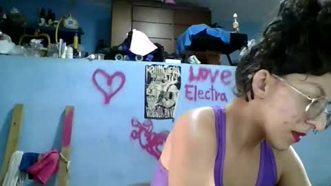 Snapshot of love_electra chatting on October 16, 2025, 4:19 pm love_electra online show from October 16, 2025, 4:19 pm