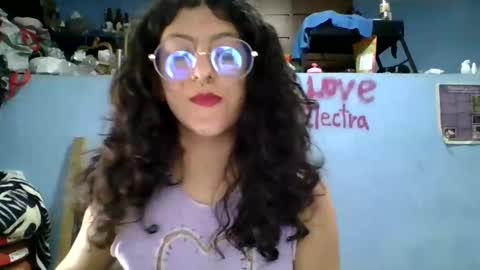 Snapshot of love_electra chatting on October 21, 2025, 6:41 pm love_electra online show from October 21, 2025, 6:41 pm