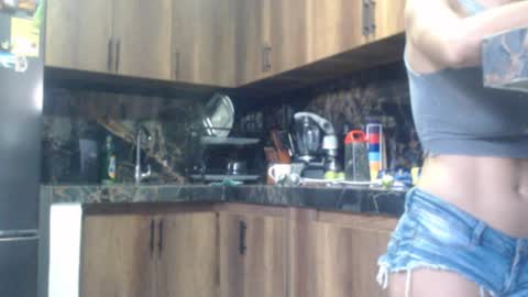 Nina online show from November 20, 2025, 8:52 pm