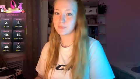 Snapshot of love_haven chatting on September 19, 2025, 4:51 pm Megan online show from September 19, 2025, 4:51 pm