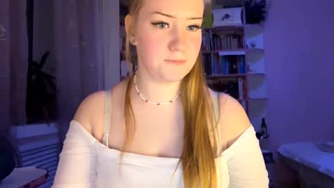 Snapshot of love_haven chatting on September 21, 2025, 10:22 pm Megan online show from September 21, 2025, 10:22 pm