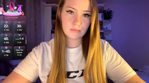 Snapshot of love_haven chatting on September 25, 2025, 4:21 pm Megan online show from September 25, 2025, 4:21 pm