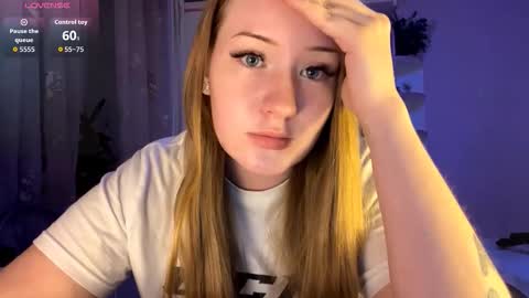 Snapshot of love_haven chatting on September 26, 2025, 5:06 pm Megan online show from September 26, 2025, 5:06 pm