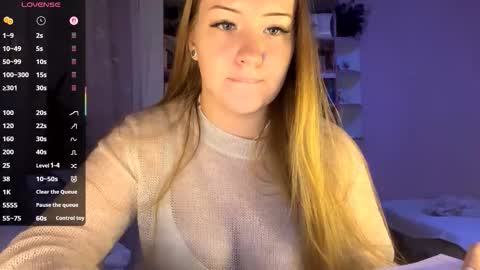 Snapshot of love_haven chatting on September 30, 2025, 4:12 pm Megan online show from September 30, 2025, 4:12 pm