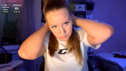 Snapshot of love_haven chatting on October 10, 2025, 3:55 pm Megan online show from October 10, 2025, 3:55 pm