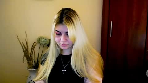 Alexya online show from January 7, 2025, 2:08 pm