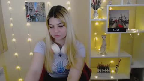 Alexya online show from March 8, 2025, 4:06 pm