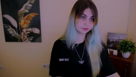 Alexya online show from September 10, 2025, 8:31 pm
