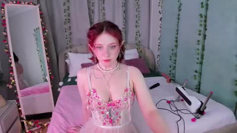 Lola online show from February 11, 2025, 4:11 am