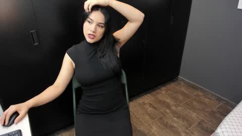 Kristen LoveBerry online show from October 31, 2025, 1:17 am