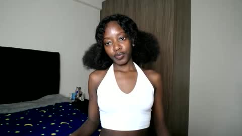 Snapshot of love_miah chatting on September 23, 2025, 10:07 am Miah online show from September 23, 2025, 10:07 am