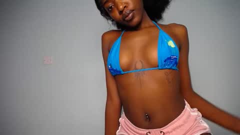 Snapshot of love_miah chatting on October 23, 2025, 10:08 pm Miah online show from October 23, 2025, 10:08 pm