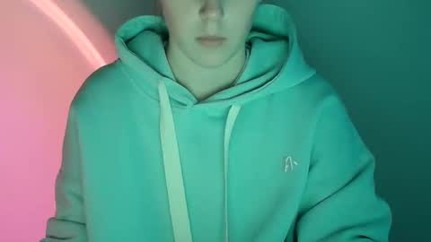 Vivian online show from November 28, 2025, 1:25 pm