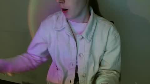 Vivian online show from February 14, 2026, 10:12 am