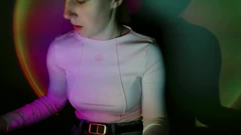 Vivian online show from February 18, 2026, 1:07 pm