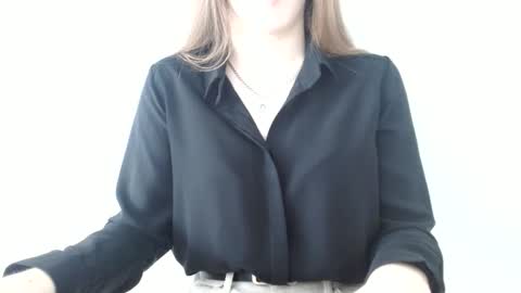 Snapshot of love_vivian chatting on June 9, 2026, 10:05 am Vivian online show from June 9, 2026, 10:05 am