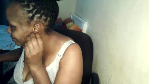 loveedee4 online show from May 2, 2026, 12:59 am