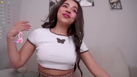 Snapshot of loveegirll chatting on January 22, 2025, 2:15 am katalina   online show from January 22, 2025, 2:15 am