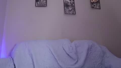 Snapshot of loveegirll chatting on June 18, 2026, 4:13 am katalina online show from June 18, 2026, 4:13 am