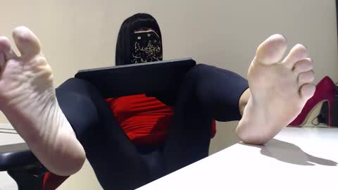 Love feet online show from December 21, 2025, 2:46 pm