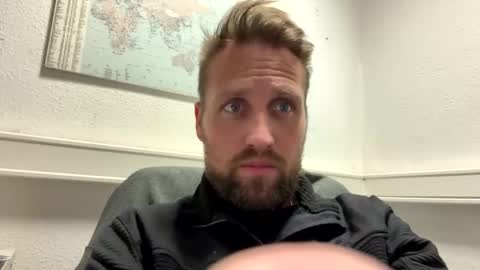 lovefuesse online show from January 19, 2026, 3:27 pm