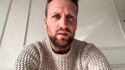 lovefuesse online show from March 8, 2026, 1:26 pm