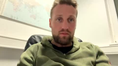 lovefuesse online show from March 10, 2026, 9:03 am