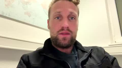 lovefuesse online show from March 16, 2026, 8:40 am