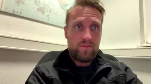 lovefuesse online show from March 23, 2026, 8:40 am